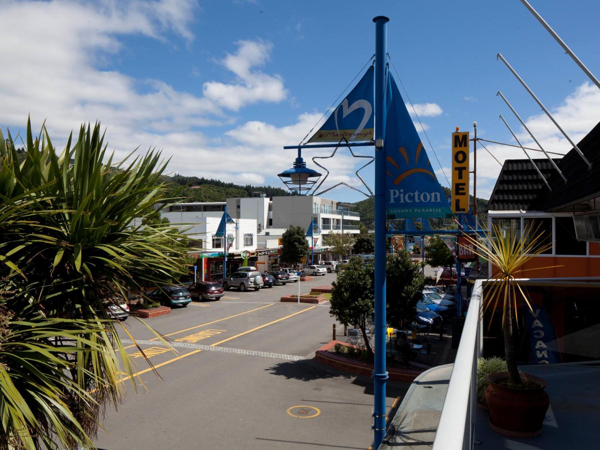 Picton Accommodation Gateway Motel Buitenkant foto