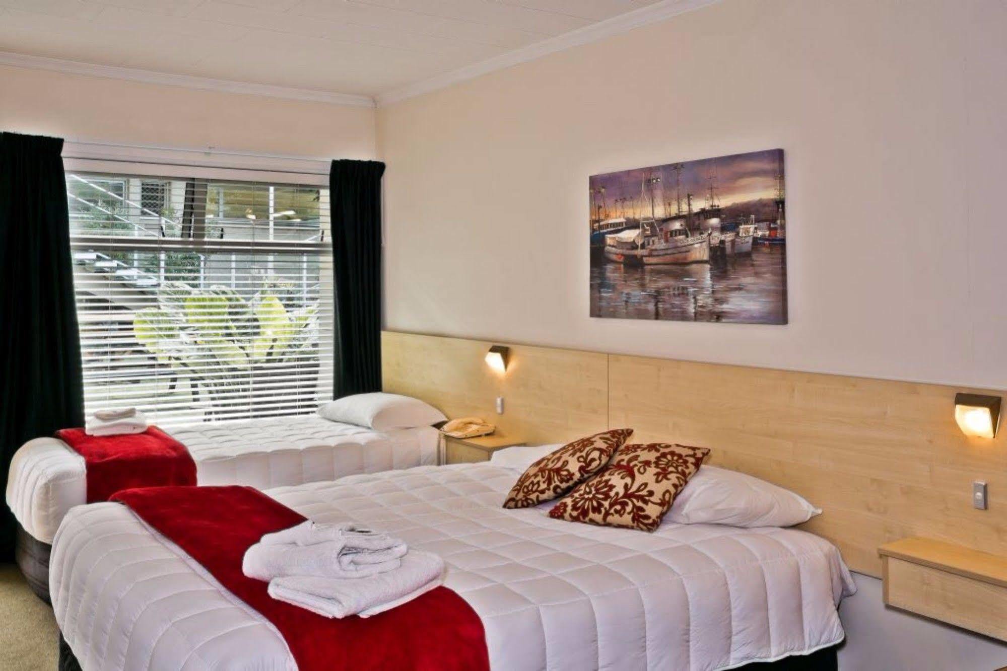 Picton Accommodation Gateway Motel Buitenkant foto